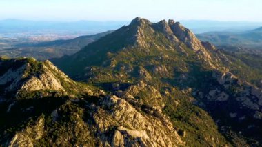 Dağ Kayalığı Yüzeyi 4K 'yı kapatın.