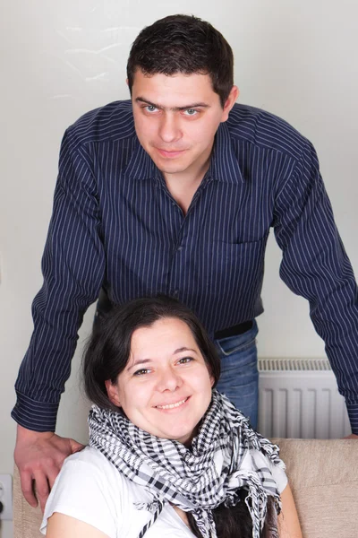 Fiatal családi pár a szerelem — Stock Fotó