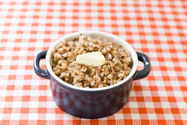 Grano saraceno caldo in ciotola — Foto Stock