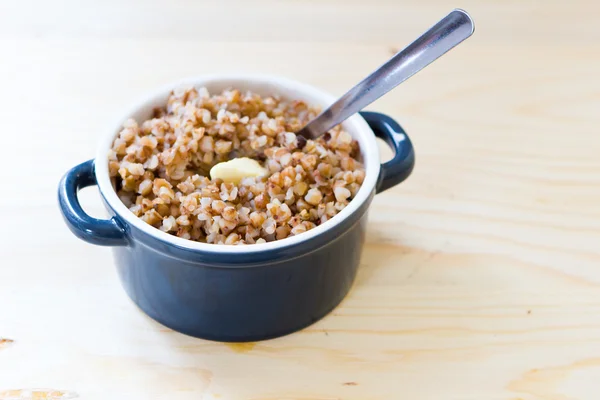 Grano saraceno caldo in ciotola — Foto Stock