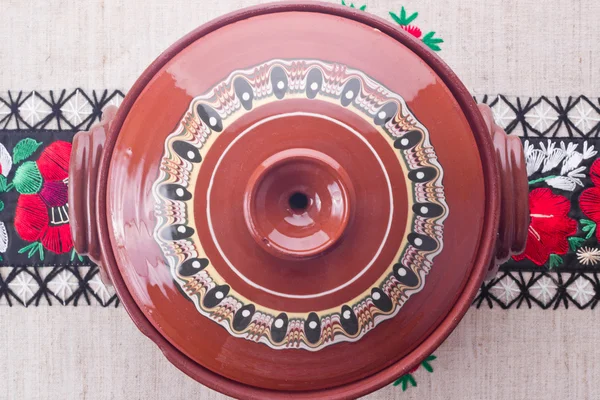Traditional Romanian ceramic pot — Stock Photo, Image