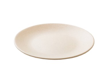 Beyaz arka planda izole edilmiş sütlü seramik yuvarlak tabak. perspektif görünümü.