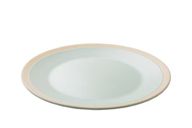 Beyaz zemin üzerinde izole edilmiş mavi seramik yuvarlak tabak. perspektif görünümü.