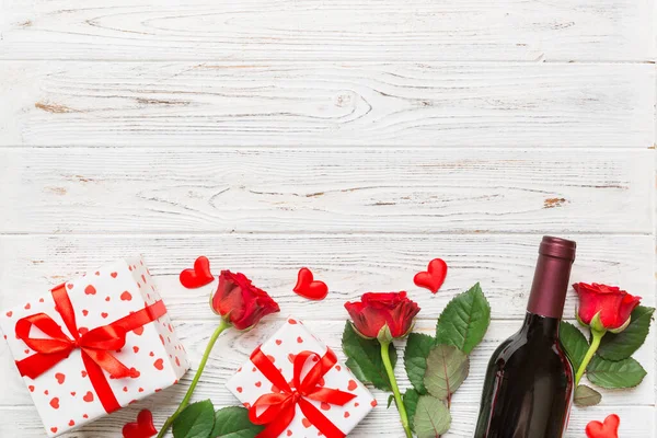 Composición Del Día San Valentín Con Vino Tinto Flor Rosa — Foto de Stock