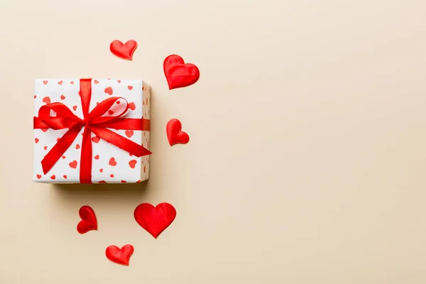 Composición San Valentín Caja Regalo Roja Con Arco Corazón Regalo — Foto de Stock