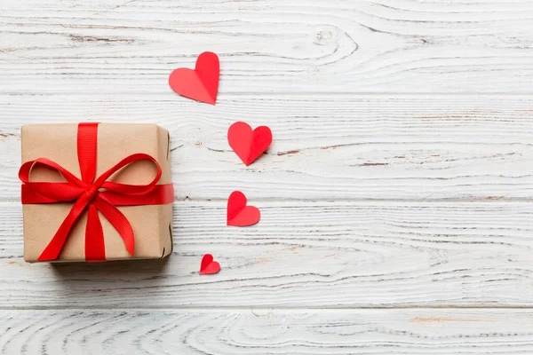 Composizione San Valentino Confezione Regalo Rossa Con Fiocco Cuore Regalo — Foto Stock