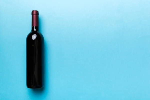 Eine Flasche Rotwein Auf Dem Tisch Flache Lage Draufsicht Mit — Stockfoto