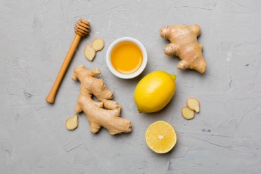 Doğal soğuk algınlığı ve grip ilaçları. Bağışıklık uyarımı ve virüs koruması için doğal malzemeler. Üst görünüm düzlüğü.