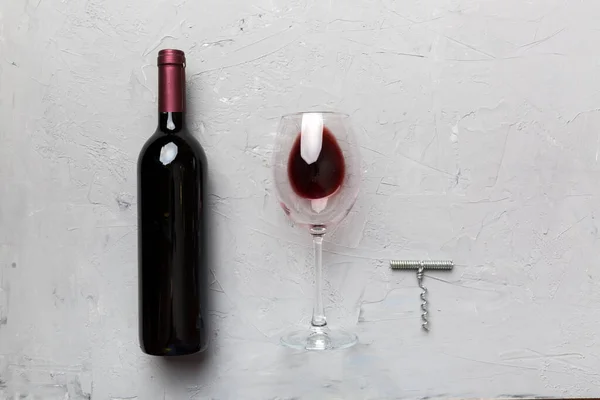 Flache Komposition Mit Korkenzieher Flasche Wein Und Elegantem Glas Auf — Stockfoto