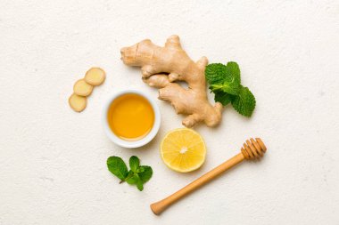 Doğal soğuk algınlığı ve grip ilaçları. Bağışıklık uyarımı ve virüs koruması için doğal malzemeler. Üst görünüm düzlüğü.