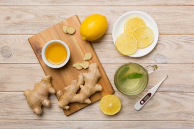 Doğal soğuk algınlığı ve grip ilaçları. Bağışıklık uyarımı ve virüs koruması için doğal malzemeler. Üst görünüm düzlüğü.