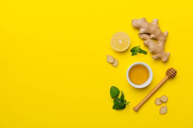 Doğal soğuk algınlığı ve grip ilaçları. Bağışıklık uyarımı ve virüs koruması için doğal malzemeler. Üst görünüm düzlüğü.