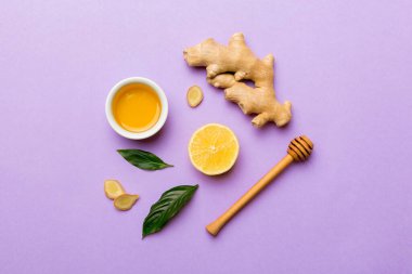 Doğal soğuk algınlığı ve grip ilaçları. Bağışıklık uyarımı ve virüs koruması için doğal malzemeler. Üst görünüm düzlüğü.