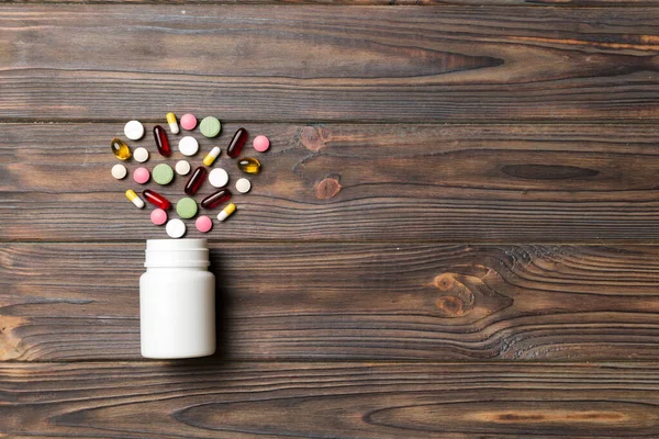 Pillole Capsule Multicolori Flacone Plastica Sfondo Colorato Copiare Spazio Molti — Foto Stock