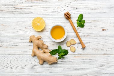 Doğal soğuk algınlığı ve grip ilaçları. Bağışıklık uyarımı ve virüs koruması için doğal malzemeler. Üst görünüm düzlüğü.