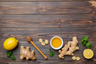 Doğal soğuk algınlığı ve grip ilaçları. Bağışıklık uyarımı ve virüs koruması için doğal malzemeler. Üst görünüm düzlüğü.