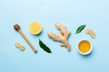 Doğal soğuk algınlığı ve grip ilaçları. Bağışıklık uyarımı ve virüs koruması için doğal malzemeler. Üst görünüm düzlüğü.