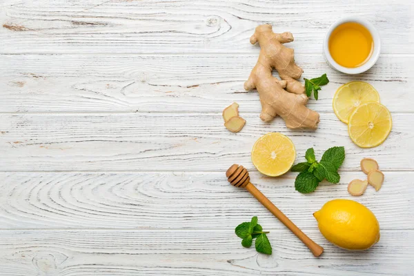 Doğal soğuk algınlığı ve grip ilaçları. Bağışıklık uyarımı ve virüs koruması için doğal malzemeler. Üst görünüm düzlüğü.