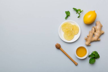 Doğal soğuk algınlığı ve grip ilaçları. Bağışıklık uyarımı ve virüs koruması için doğal malzemeler. Üst görünüm düzlüğü.