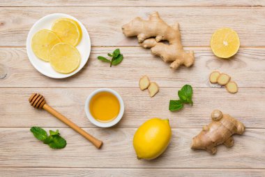 Doğal soğuk algınlığı ve grip ilaçları. Bağışıklık uyarımı ve virüs koruması için doğal malzemeler. Üst görünüm düzlüğü.