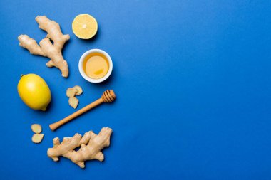 Doğal soğuk algınlığı ve grip ilaçları. Bağışıklık uyarımı ve virüs koruması için doğal malzemeler. Üst görünüm düzlüğü.