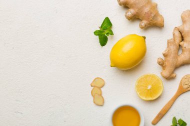 Doğal soğuk algınlığı ve grip ilaçları. Bağışıklık uyarımı ve virüs koruması için doğal malzemeler. Üst görünüm düzlüğü.