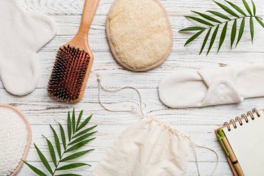 Sıfır atık. Çevre dostu günlük aksesuarlar. en üstteki görünüm.