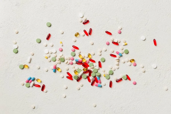 Comprimidos Variados Comprimidos Borda Superior Sobre Fundo Colorido Muitas Pílulas — Fotografia de Stock