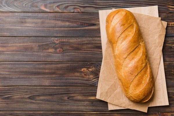Frisch Gebackenes Brot Mit Serviette Auf Rustikaler Tischplatte Gesundes Weißbrot — Stockfoto