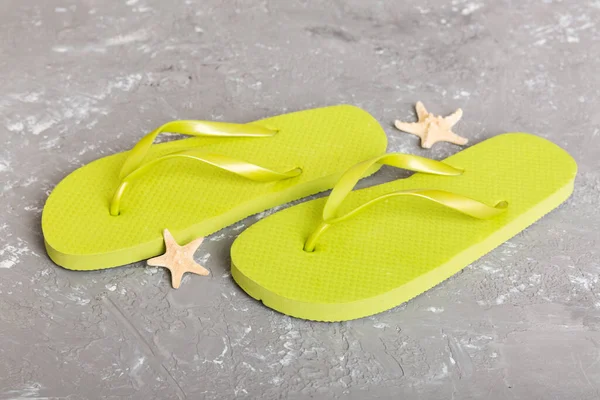 Beach Accessories Flip Flops Starfish Colored Background Top View Mock — Stockfoto