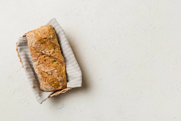 Frisch Gebackenes Brot Auf Korb Vor Natürlichem Hintergrund Brotkopierplatz Von — Stockfoto