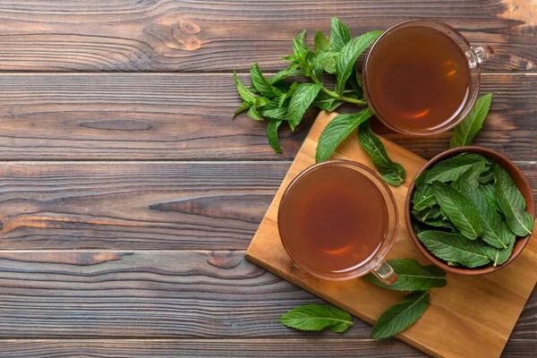 Egy Csésze Mentateát Asztalra Zöld Tea Friss Menta Felülnézetben Másolási — Stock Fotó
