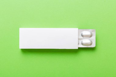 Boş Beyaz Ürün Paket Model Kutusu. Kabarcık görünümlü boş ilaç kutusunu aç.