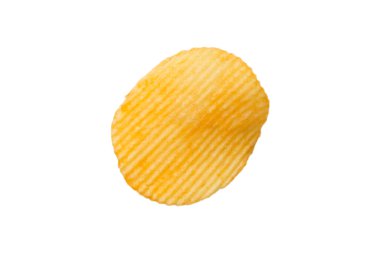 Beyaz arka planda izole edilmiş patates cipslerinin üst görüntüsü. Lezzetli çıtır altın cipsler. Yakın planda leziz bir patates dilimi. Üst görünüm.