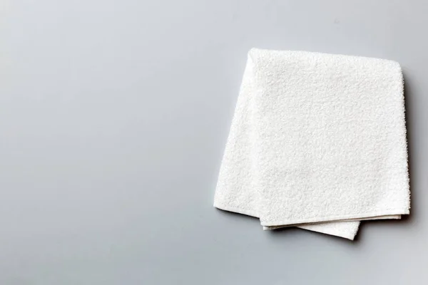 Top View White Towels Copy Space Colored Background — Stock Photo, Image