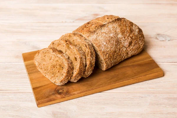 Sortiment Nyskivad Bakat Bröd Med Servett Rustik Bordsutsikt Friskt Osyrat — Stockfoto