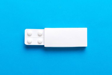 Boş Beyaz Ürün Paket Model Kutusu. Kabarcık görünümlü boş ilaç kutusunu aç.