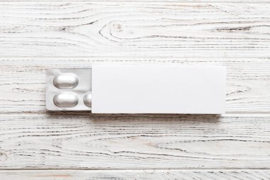 Boş Beyaz Ürün Paket Model Kutusu. Kabarcık görünümlü boş ilaç kutusunu aç.