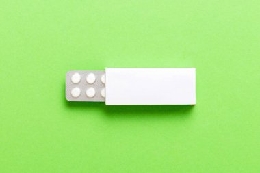 Boş Beyaz Ürün Paket Model Kutusu. Kabarcık görünümlü boş ilaç kutusunu aç.