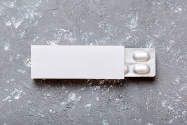 Boş Beyaz Ürün Paket Model Kutusu. Kabarcık görünümlü boş ilaç kutusunu aç.