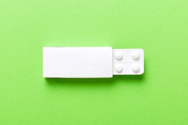 Boş Beyaz Ürün Paket Model Kutusu. Kabarcık görünümlü boş ilaç kutusunu aç.