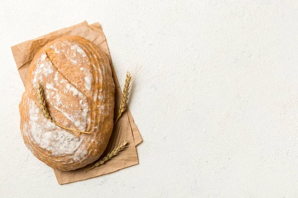 Nybakat Läckert Franskt Bröd Med Servett Rustik Bordsutsikt Friska Vita — Stockfoto