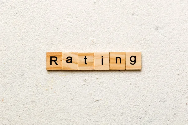 Rating Wort Auf Holzblock Geschrieben Bewertungstext Auf Zementtisch Für Ihre — Stockfoto