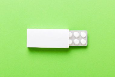 Boş Beyaz Ürün Paket Model Kutusu. Kabarcık görünümlü boş ilaç kutusunu aç.