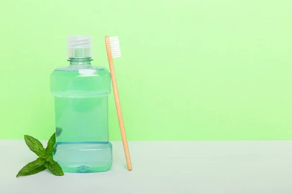 Mouthwash Fresh Mint Colored Background Top View Copy Space Text — Stock Photo, Image