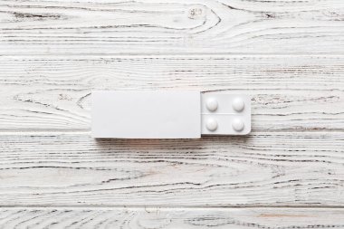 Boş Beyaz Ürün Paket Model Kutusu. Kabarcık görünümlü boş ilaç kutusunu aç.