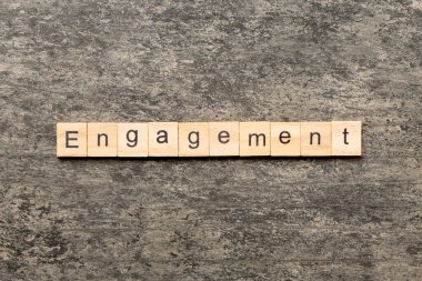 nişan kelime ahşap blok üzerinde yazılı. nişan metin tablo, kavram.