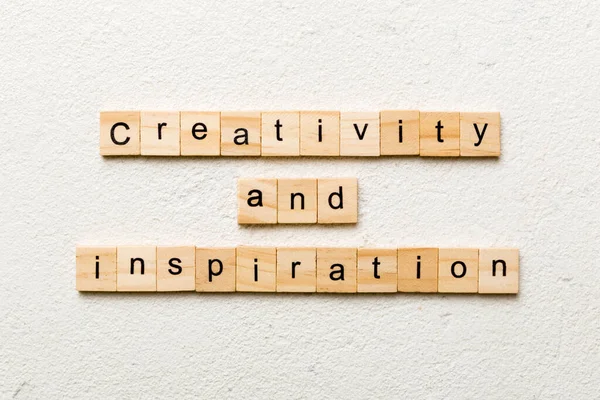 Criatividade Inspiração Palavra Escrita Bloco Madeira Criatividade Inspiração Texto Mesa — Fotografia de Stock