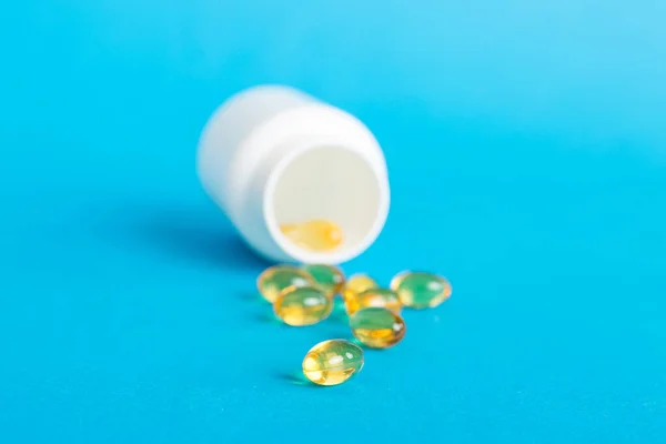 Soft Gels Pills Omega Oil Spilling Out Pill Bottle Close — Stockfoto