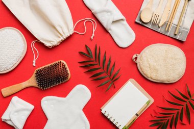 Sıfır atık. Çevre dostu günlük aksesuarlar. en üstteki görünüm.